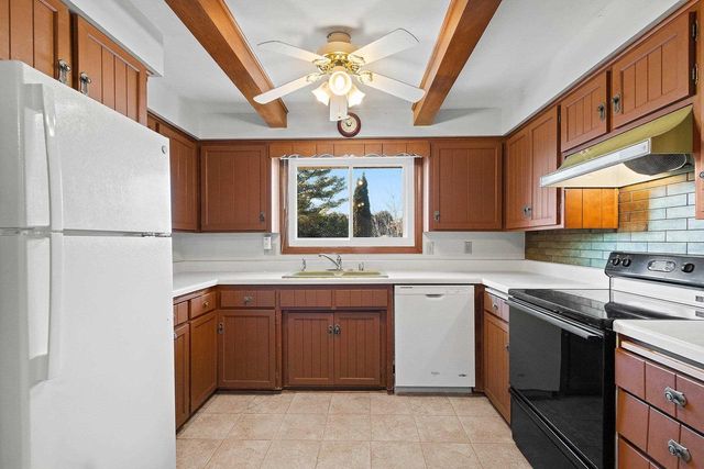 1491 SHAWANO AVENUE, Green Bay, WI 54303