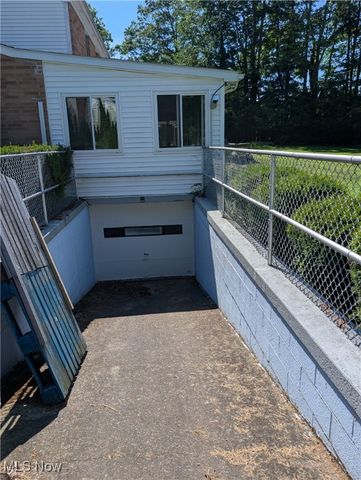 24500 Westwood Road, Westlake, OH 44145