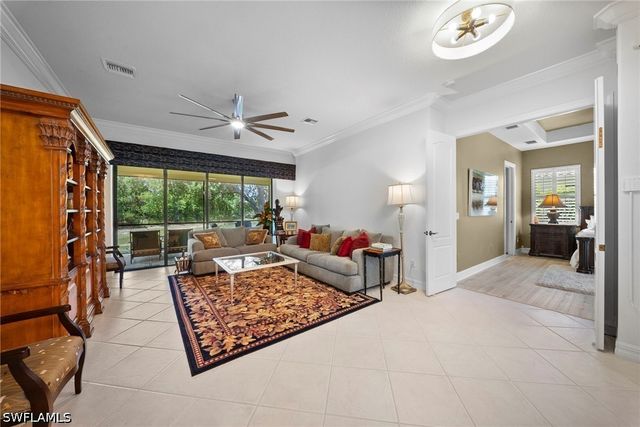 955 Tivoli CT, Naples, FL 34104