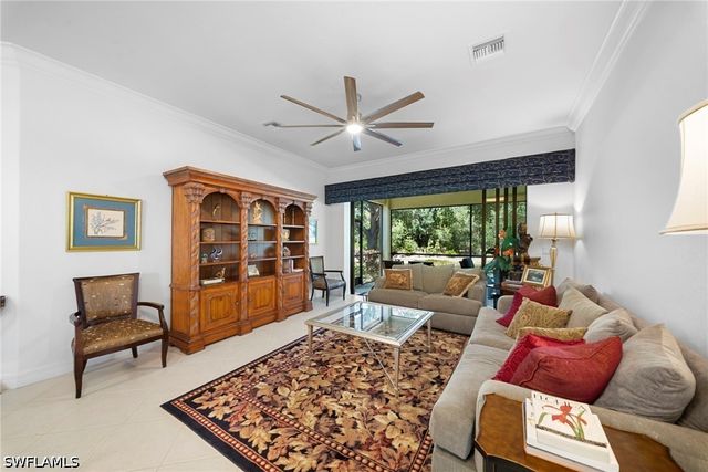 955 Tivoli CT, Naples, FL 34104