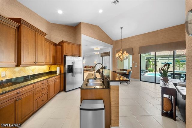 955 Tivoli CT, Naples, FL 34104