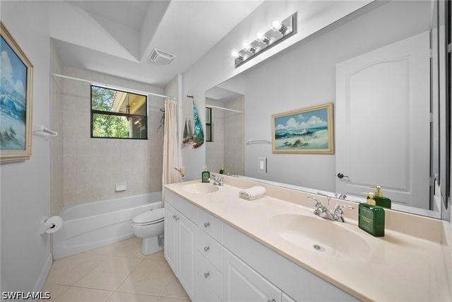 955 Tivoli CT, Naples, FL 34104