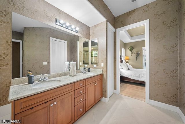 955 Tivoli CT, Naples, FL 34104