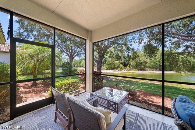 955 Tivoli CT, Naples, FL 34104