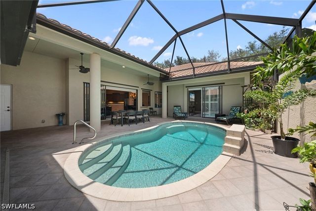 955 Tivoli CT, Naples, FL 34104