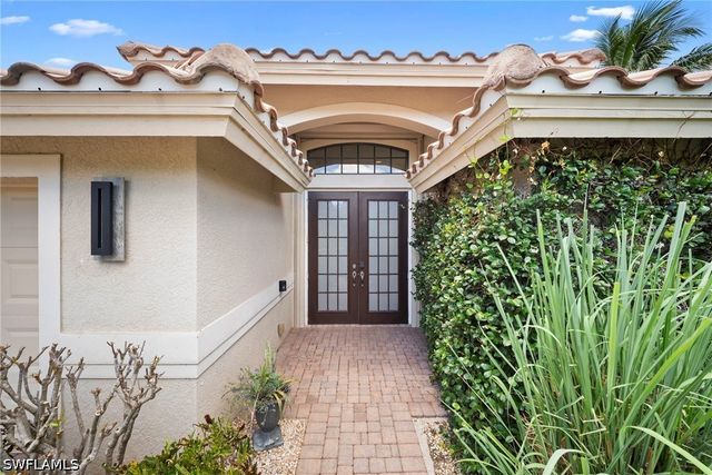 955 Tivoli CT, Naples, FL 34104