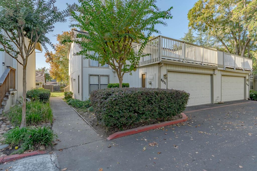 8031 La Riviera Dr, Sacramento, CA 95826