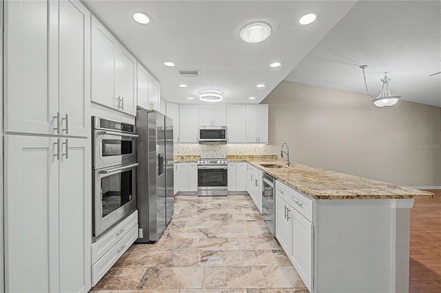 1302 GOLFVIEW DRIVE, Tarpon Springs, FL 34689