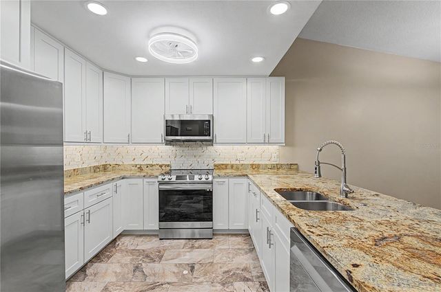 1302 GOLFVIEW DRIVE, Tarpon Springs, FL 34689