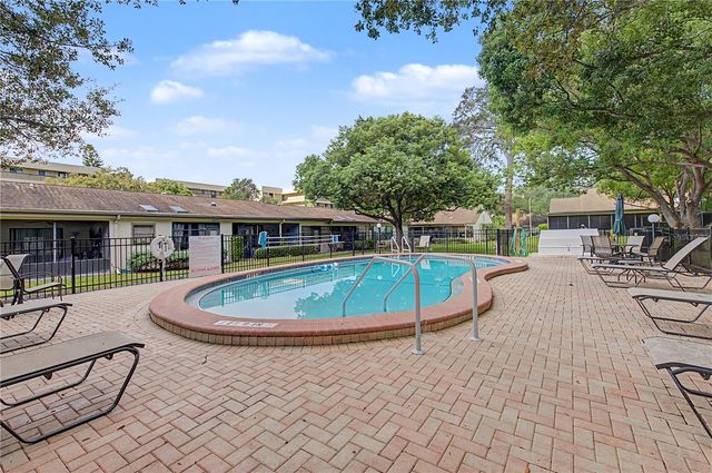 1302 GOLFVIEW DRIVE, Tarpon Springs, FL 34689