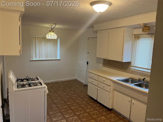 20206 Griggs Street, Detroit, MI 48221