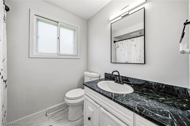 38102 Parkway Boulevard, Willoughby, OH 44094