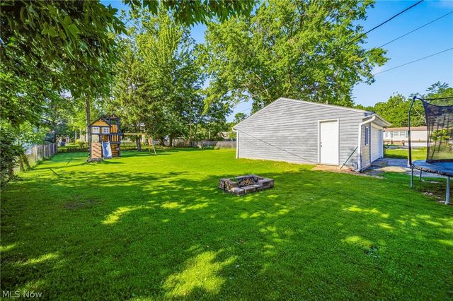 38102 Parkway Boulevard, Willoughby, OH 44094