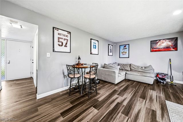 38102 Parkway Boulevard, Willoughby, OH 44094