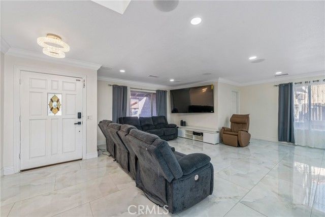 2649 28th, Highland, CA 92346