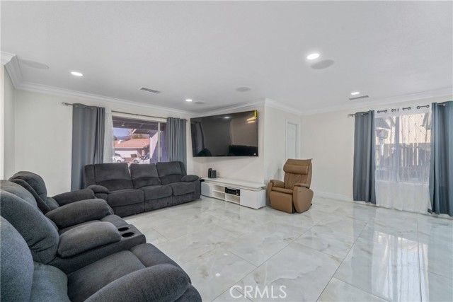 2649 28th, Highland, CA 92346