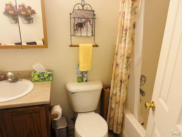 4339 Goodnight Ave, Pueblo, CO 81005