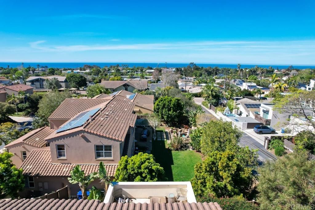 Image 12 of property listing at 1010 Scarlet Way, Encinitas, CA 92024