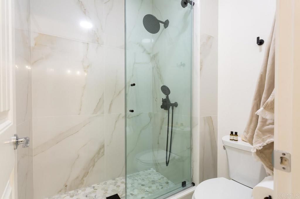 Image 21 of property listing at 1010 Scarlet Way, Encinitas, CA 92024