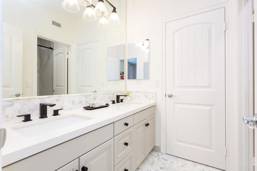 Image 22 of property listing at 1010 Scarlet Way, Encinitas, CA 92024