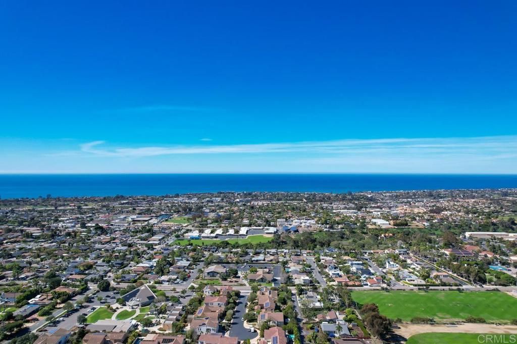 Image 38 of property listing at 1010 Scarlet Way, Encinitas, CA 92024