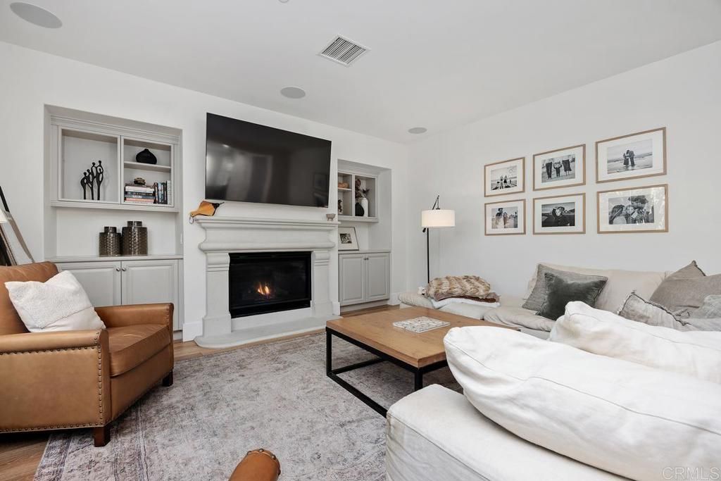 Image 6 of property listing at 1010 Scarlet Way, Encinitas, CA 92024