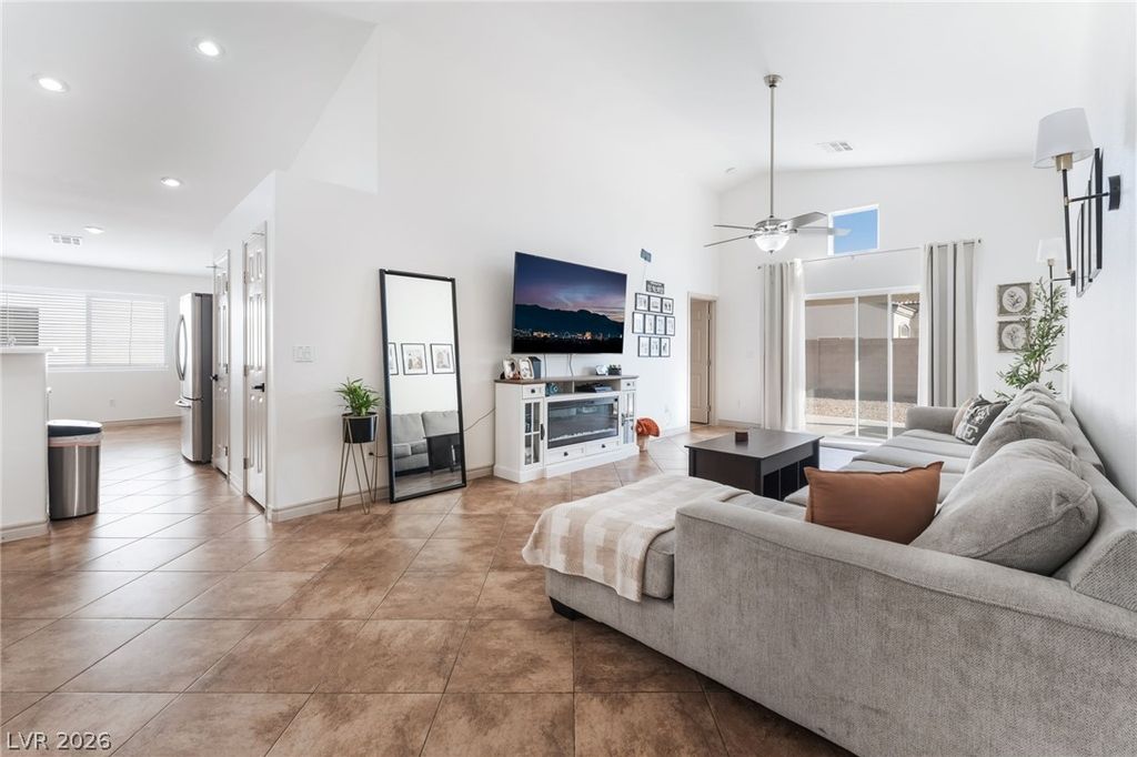 3729 Shimmering Creek Avenue, North Las Vegas, NV 89031 — photo 3