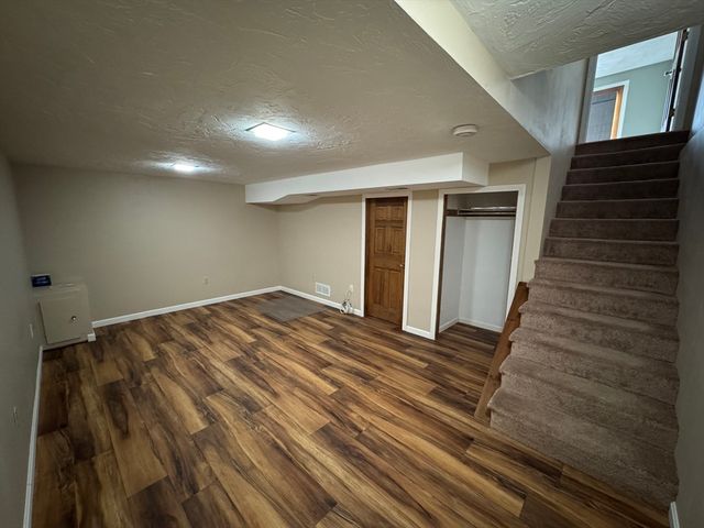 139 Wellman Ave 139, Chelmsford, MA 01863