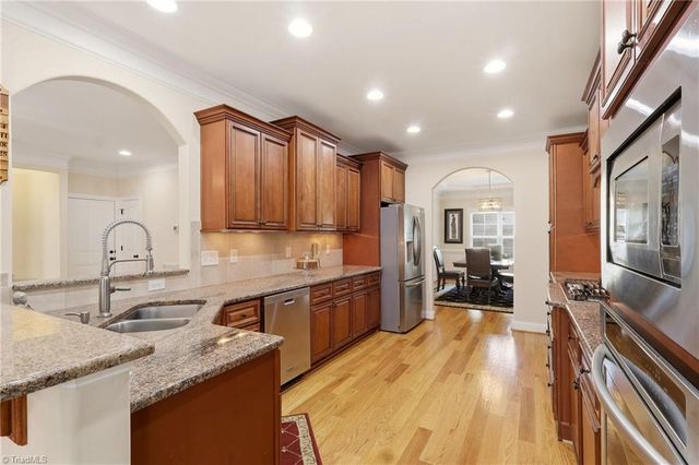 4420 Rosebriar Square Drive, Winston-salem, NC 27106