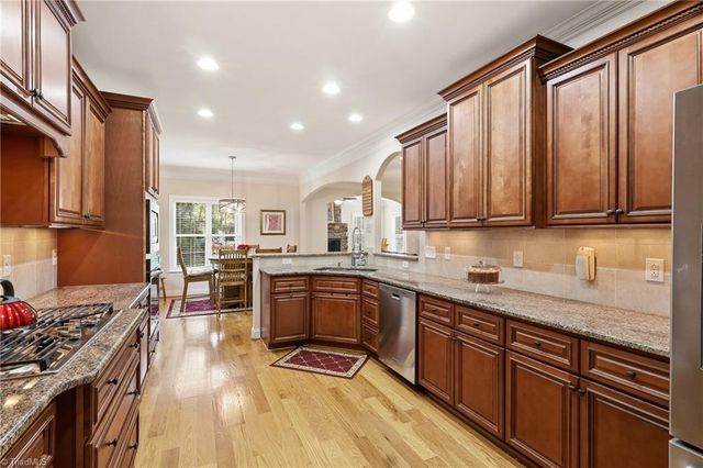 4420 Rosebriar Square Drive, Winston-salem, NC 27106