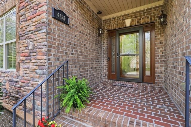 4420 Rosebriar Square Drive, Winston-salem, NC 27106