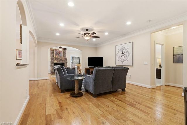 4420 Rosebriar Square Drive, Winston-salem, NC 27106