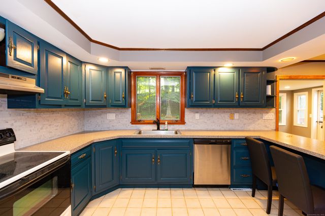 45 Renshaw Road, Hamden, CT 06518