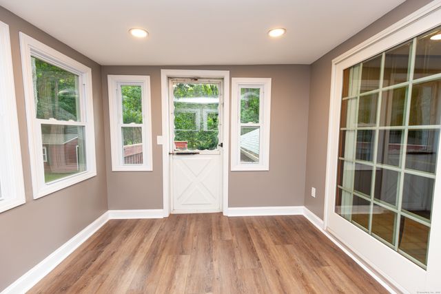 45 Renshaw Road, Hamden, CT 06518