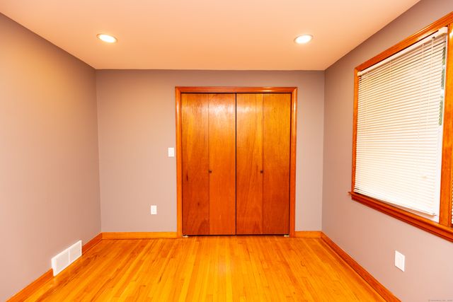 45 Renshaw Road, Hamden, CT 06518