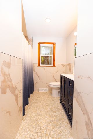 45 Renshaw Road, Hamden, CT 06518