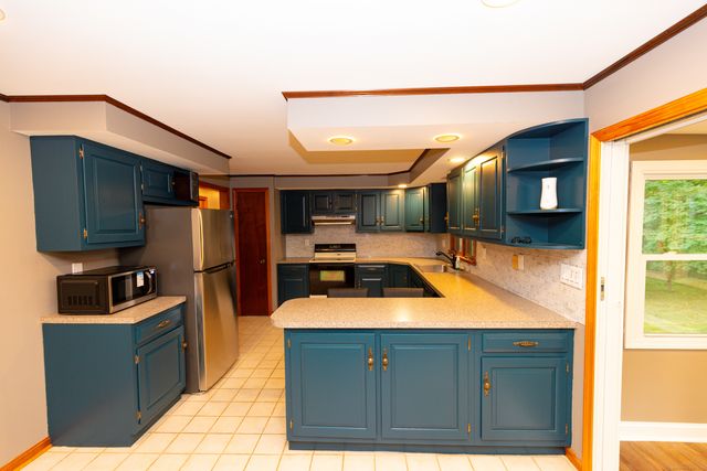 45 Renshaw Road, Hamden, CT 06518