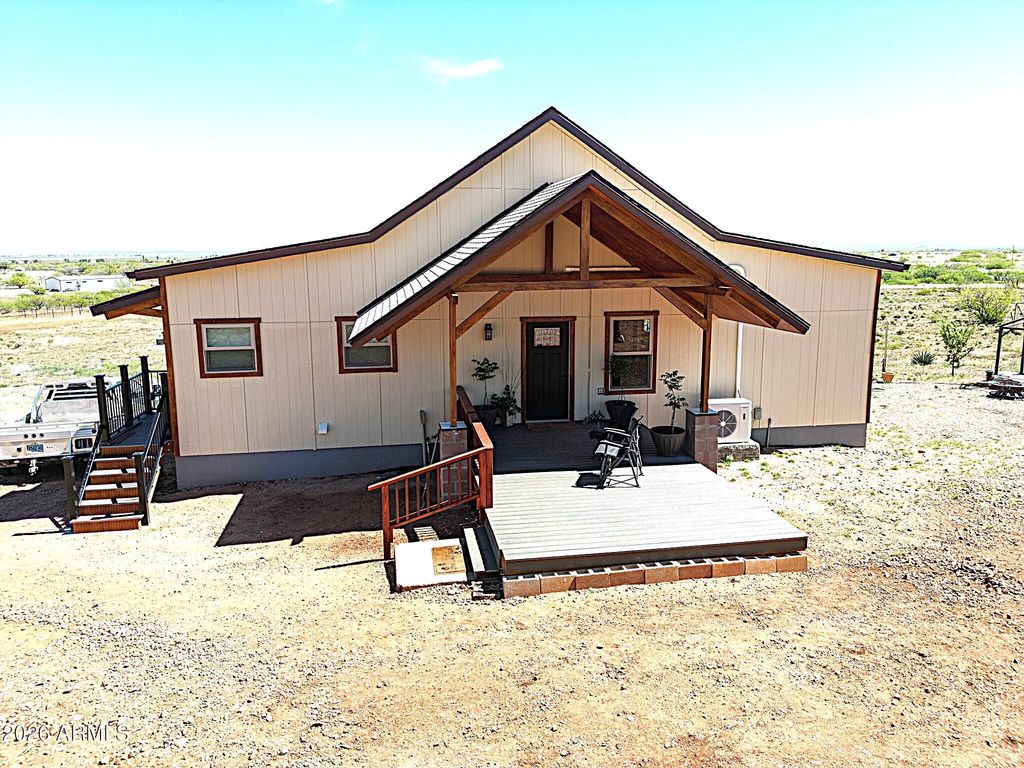 Image 1 of property listing at 286 S Palm Road, Pearce, AZ 85625