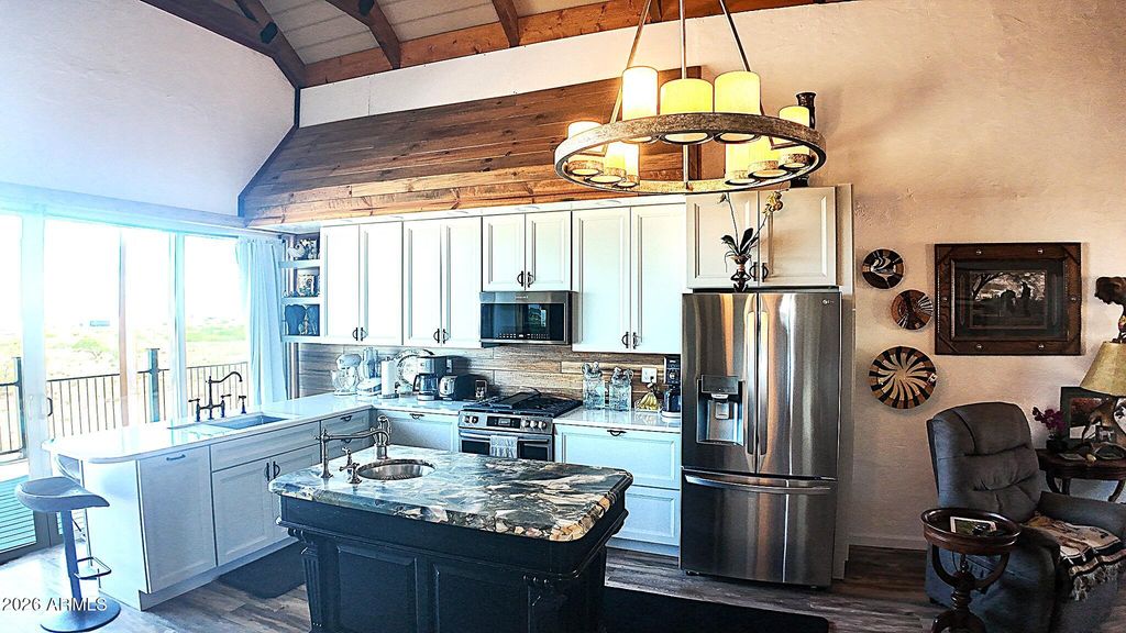 Image 6 of property listing at 286 S Palm Road, Pearce, AZ 85625