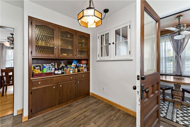 23 S 6th St, Youngwood, PA 15697