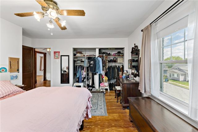 23 S 6th St, Youngwood, PA 15697
