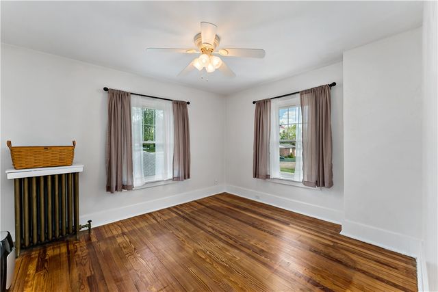 23 S 6th St, Youngwood, PA 15697