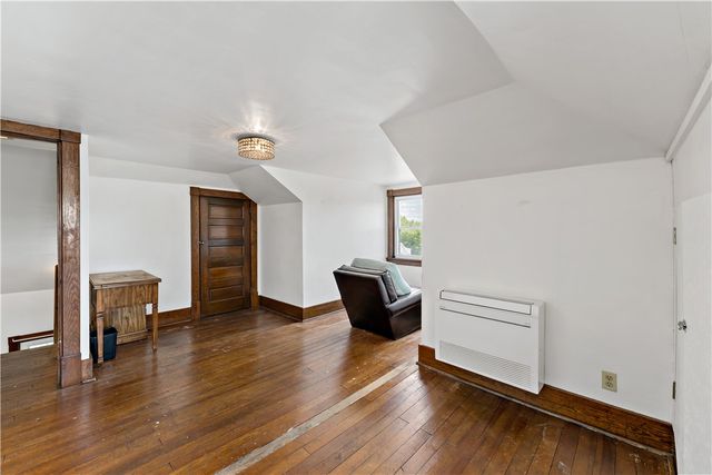 23 S 6th St, Youngwood, PA 15697
