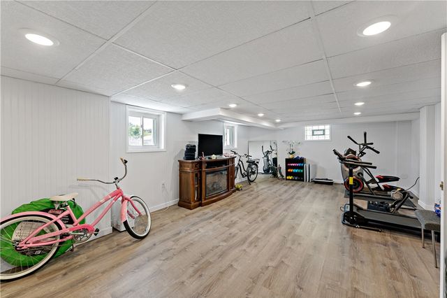 23 S 6th St, Youngwood, PA 15697