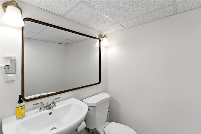 23 S 6th St, Youngwood, PA 15697
