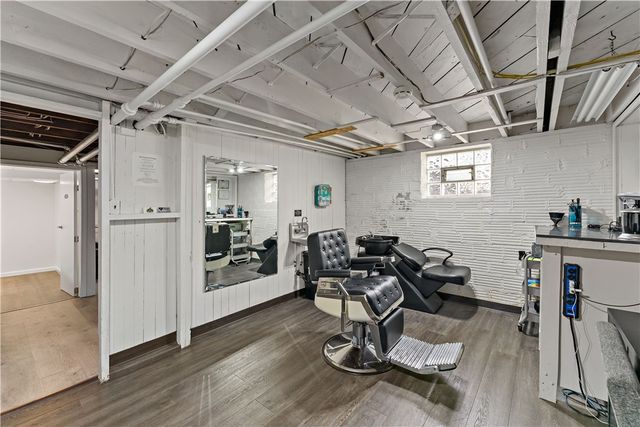 23 S 6th St, Youngwood, PA 15697