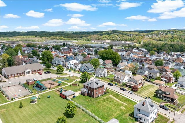 23 S 6th St, Youngwood, PA 15697