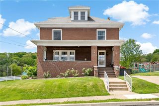 23 S 6th St, Youngwood, PA 15697