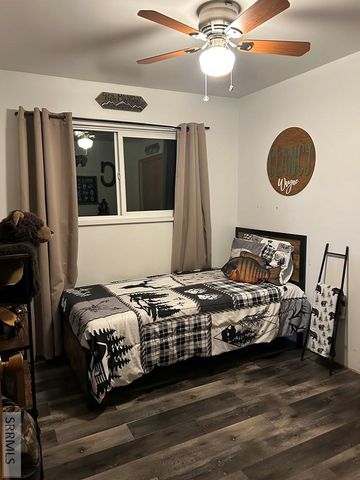 13 W Bannock Road, Salmon, ID 83467