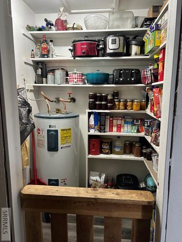 13 W Bannock Road, Salmon, ID 83467